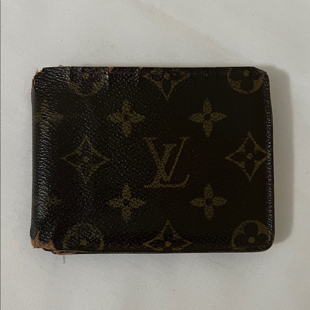 Louis Vuitton Monogram Men’s Wallet - Vintage